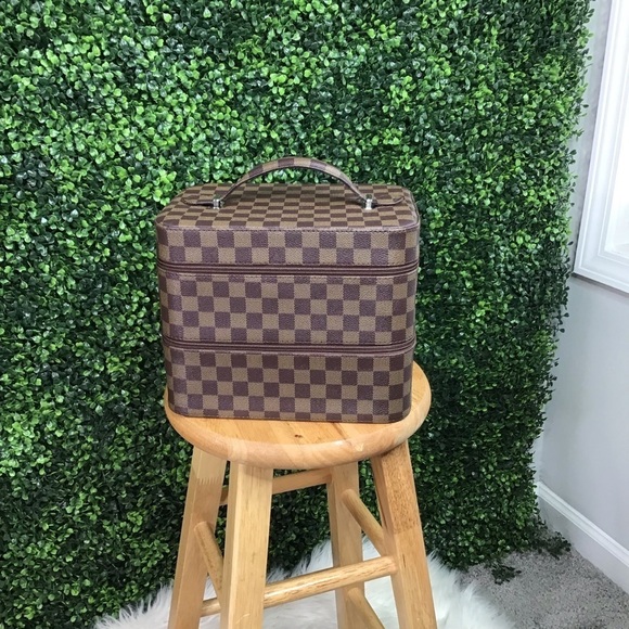 Large brown checkered jewelrytop handle case NEW